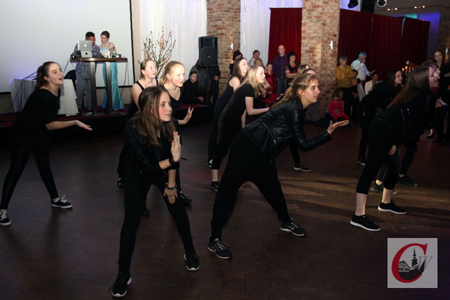 » Haus der Tänze Rauschende AbschlussballPremiere